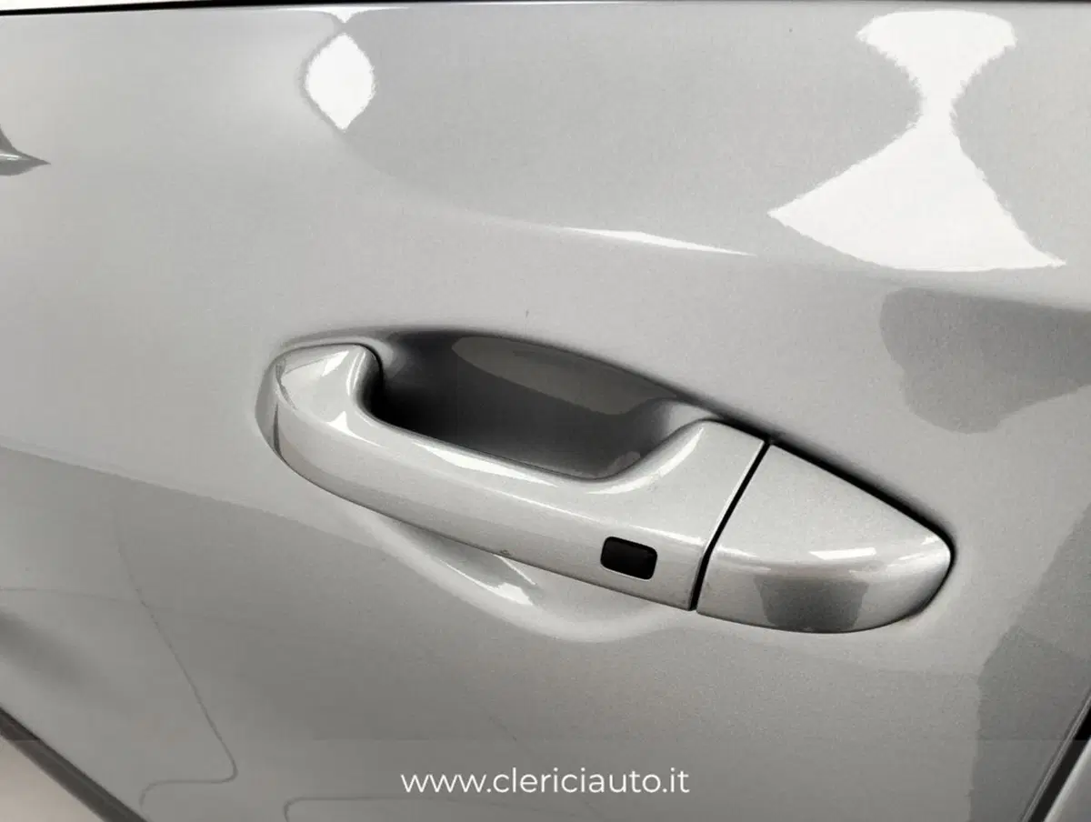 Kia XCeed usata a Como (18)