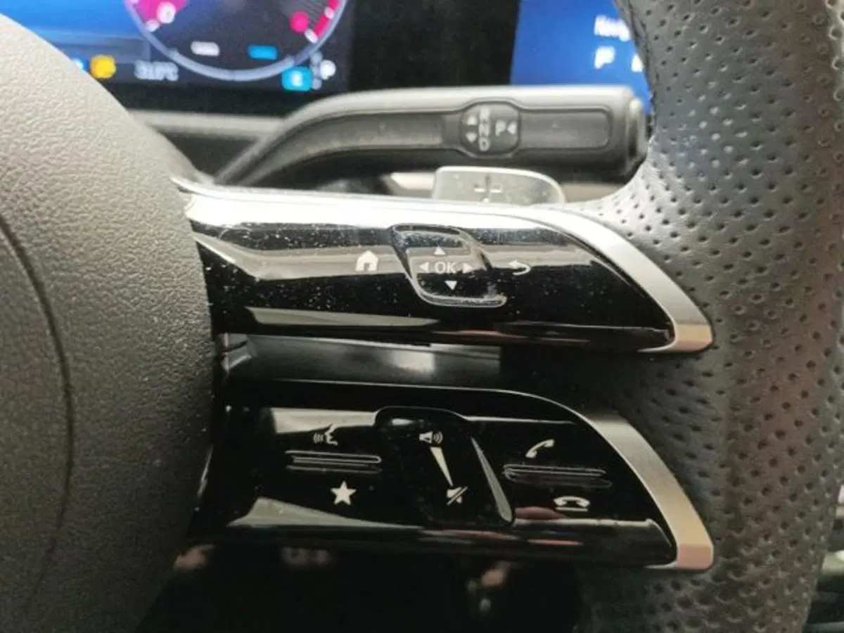 Mercedes-Benz Classe A Sedan usata a Milano (11)