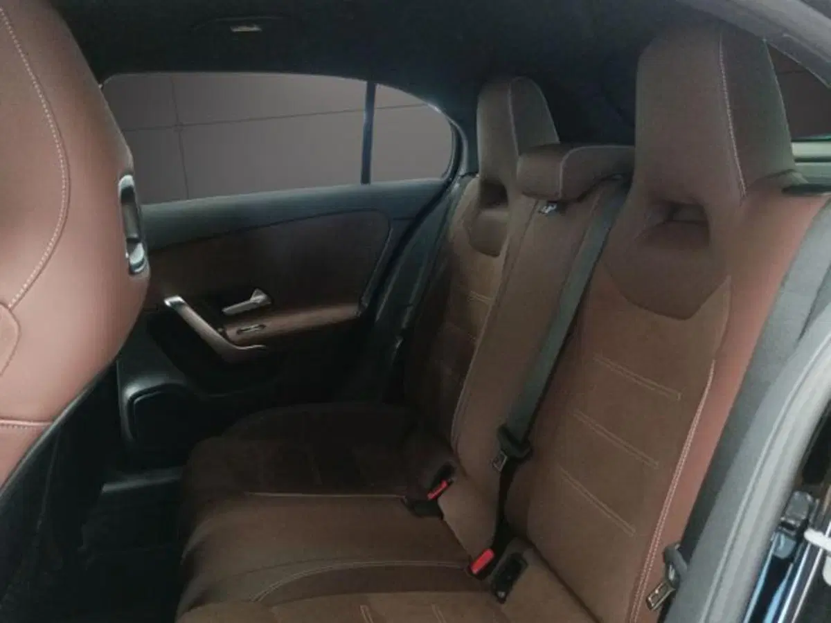 Mercedes-Benz Classe A Sedan usata a Milano (15)