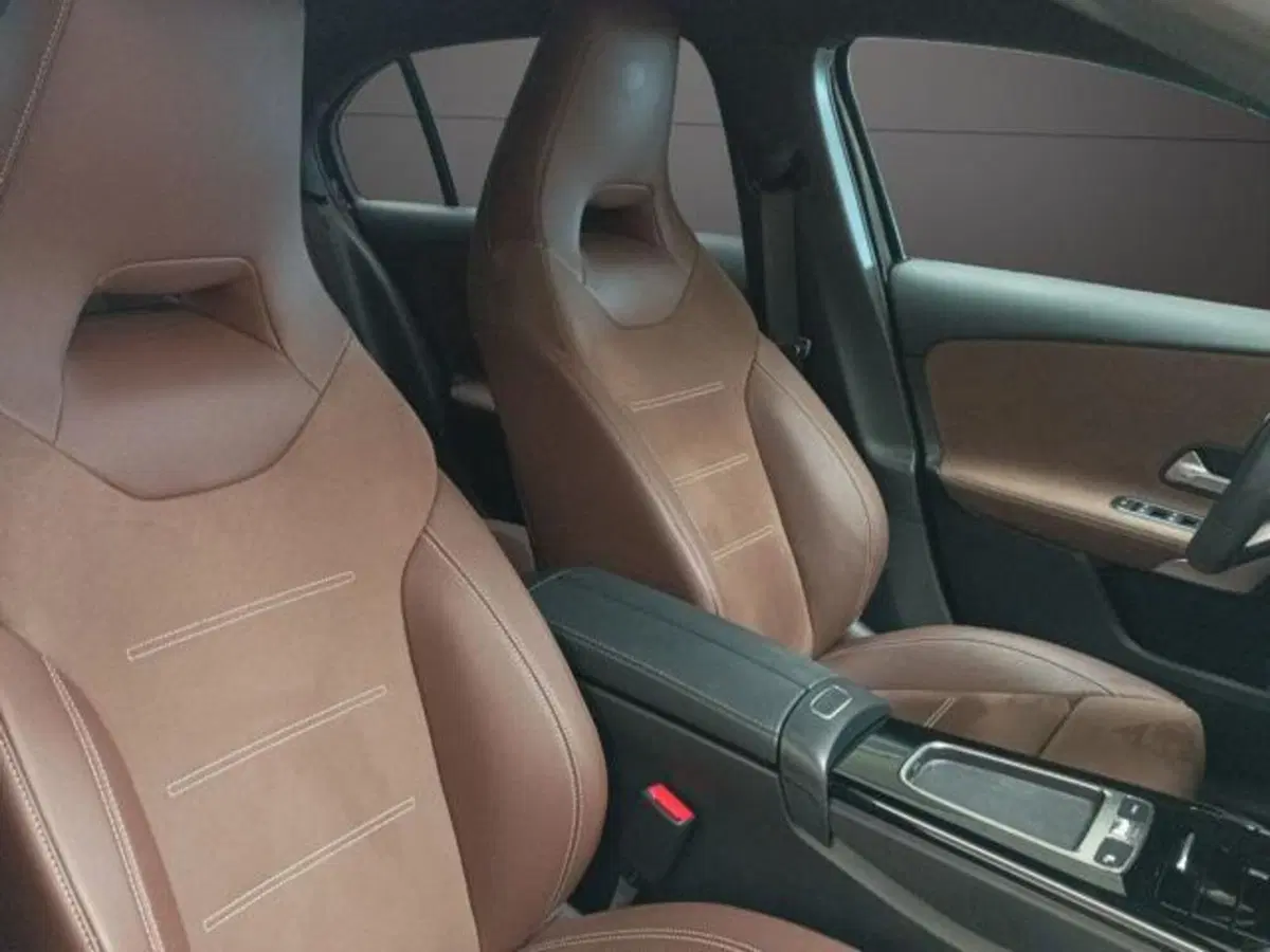 Mercedes-Benz Classe A Sedan usata a Milano (17)