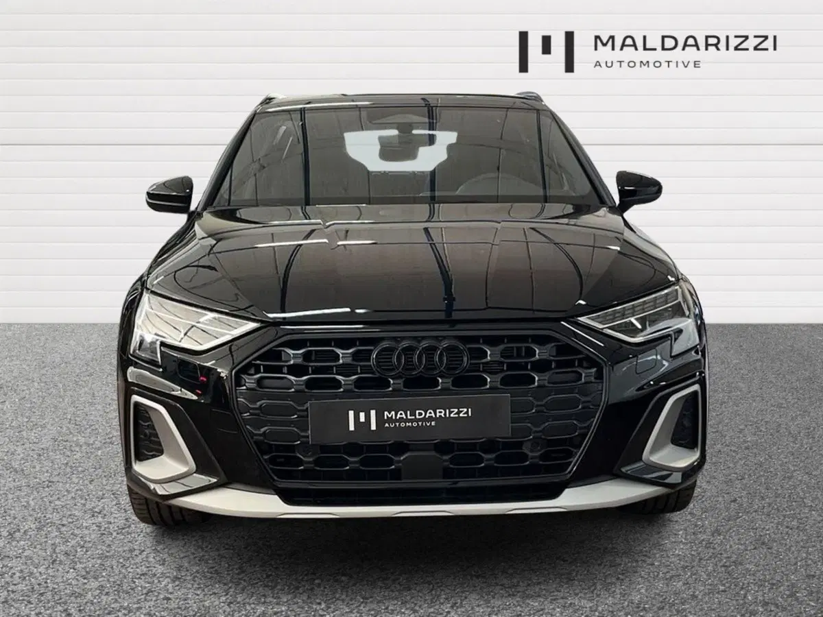 Audi A3 allstreet nuova a Bari (2)