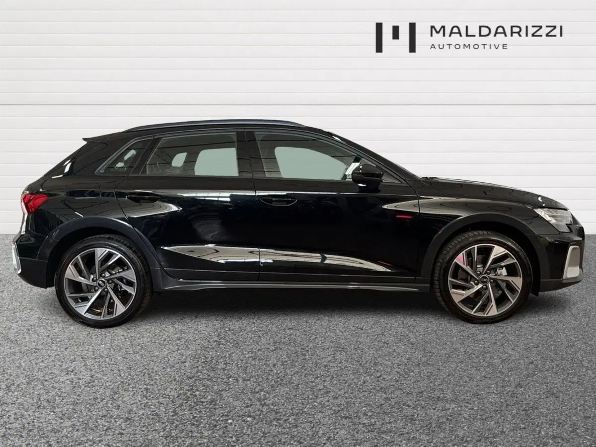 Audi A3 allstreet nuova a Bari (5)