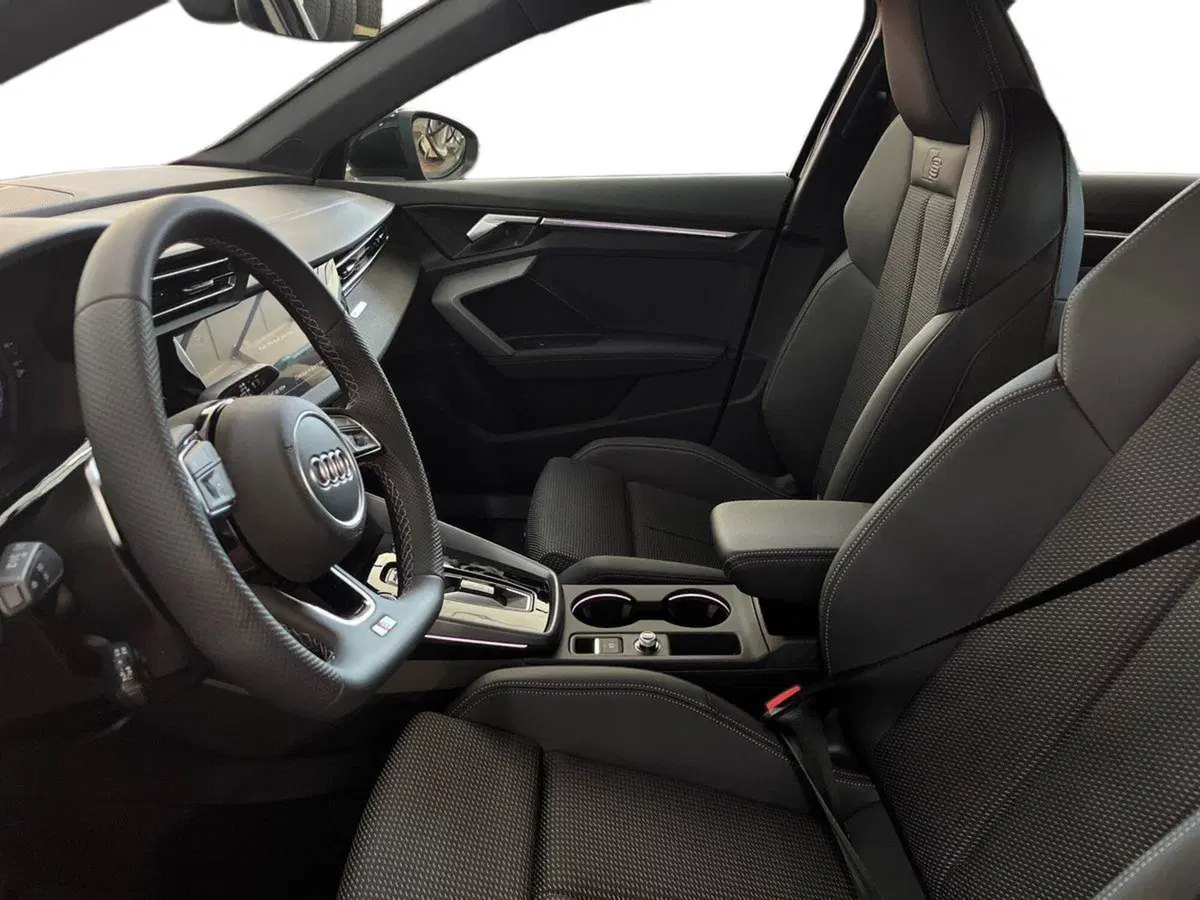 Audi A3 allstreet nuova a Bari (7)