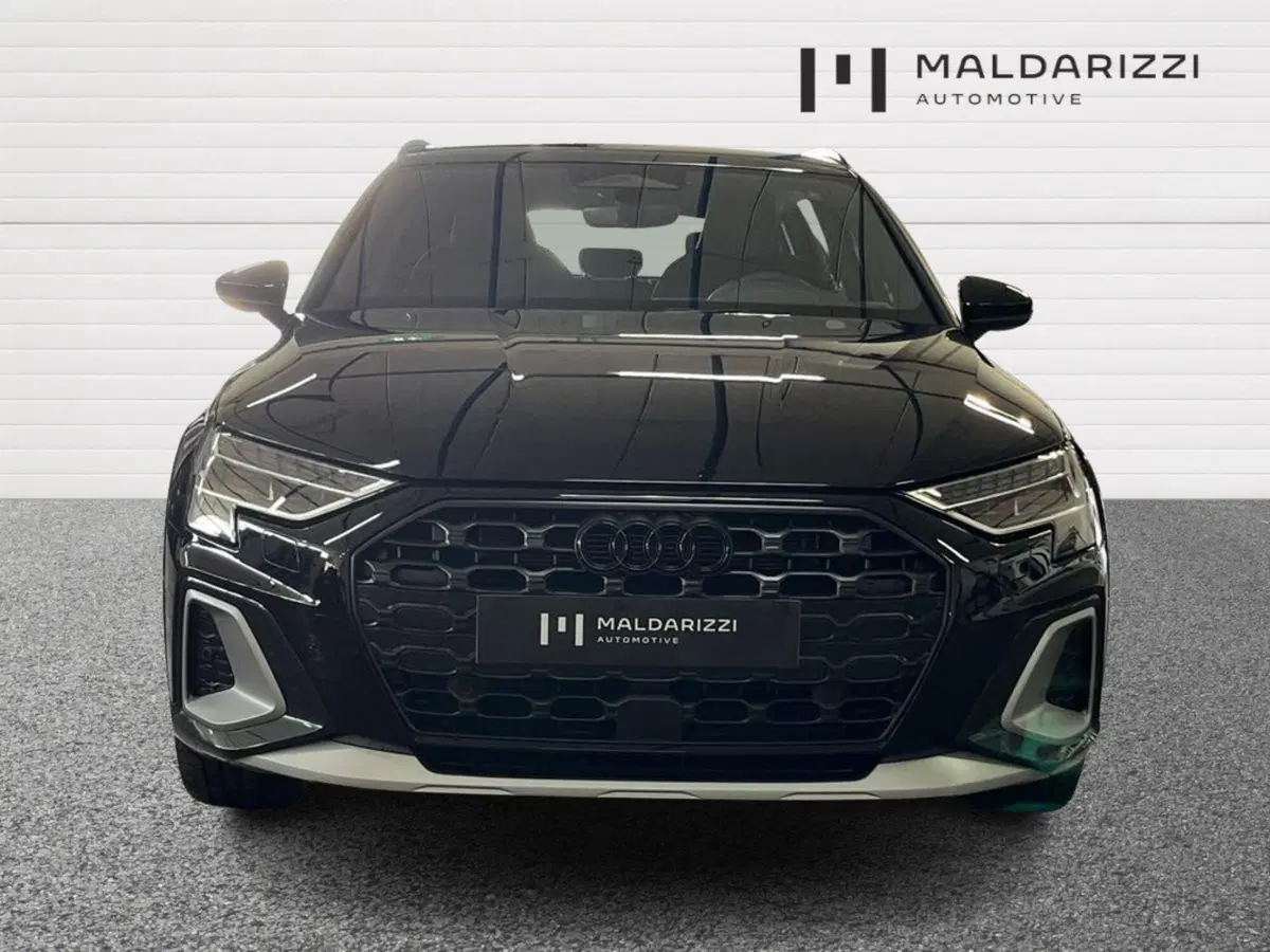 Audi A3 allstreet nuova a Bari (2)