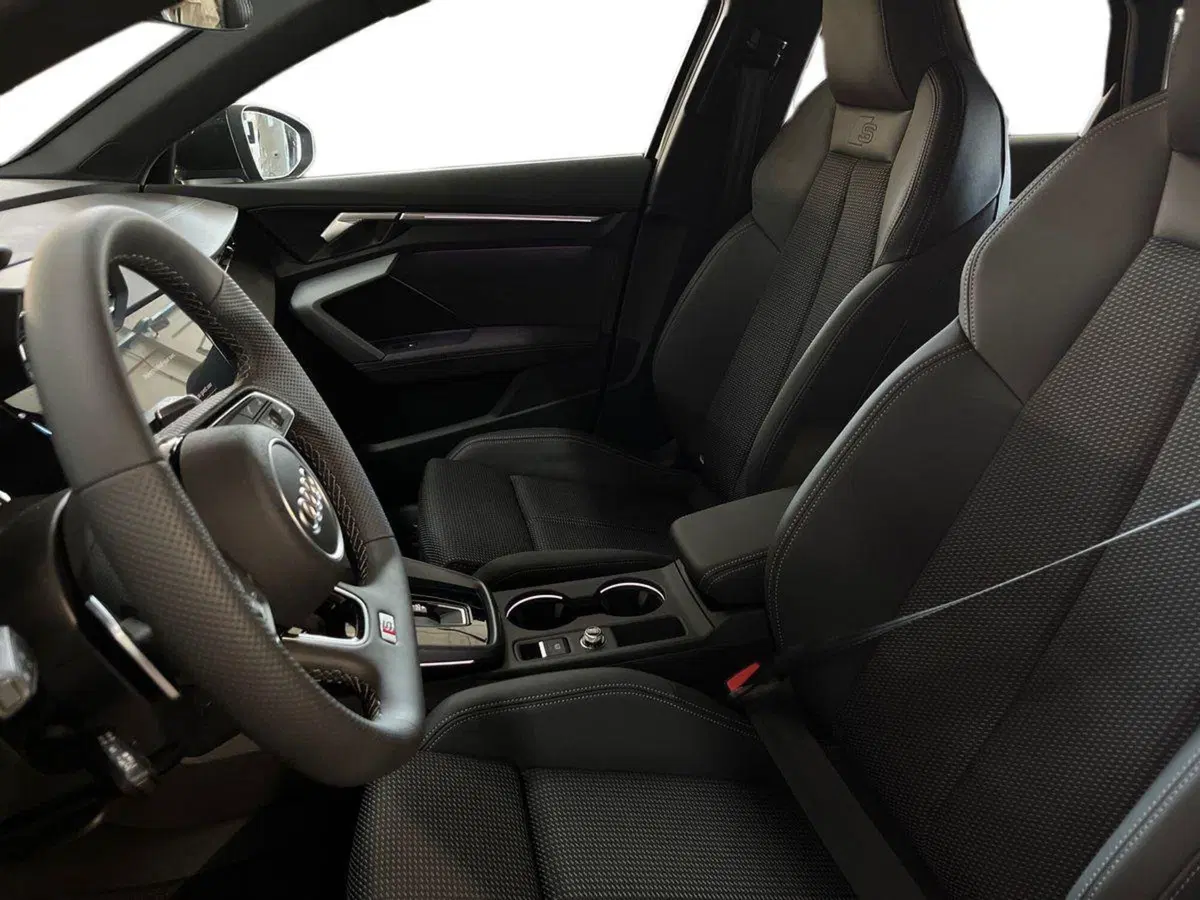 Audi A3 allstreet nuova a Bari (7)