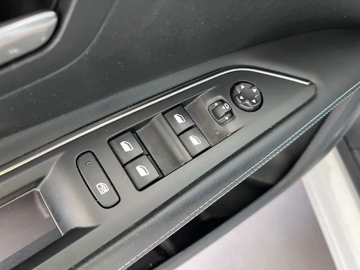 Peugeot 3008 usata a Bari (14)