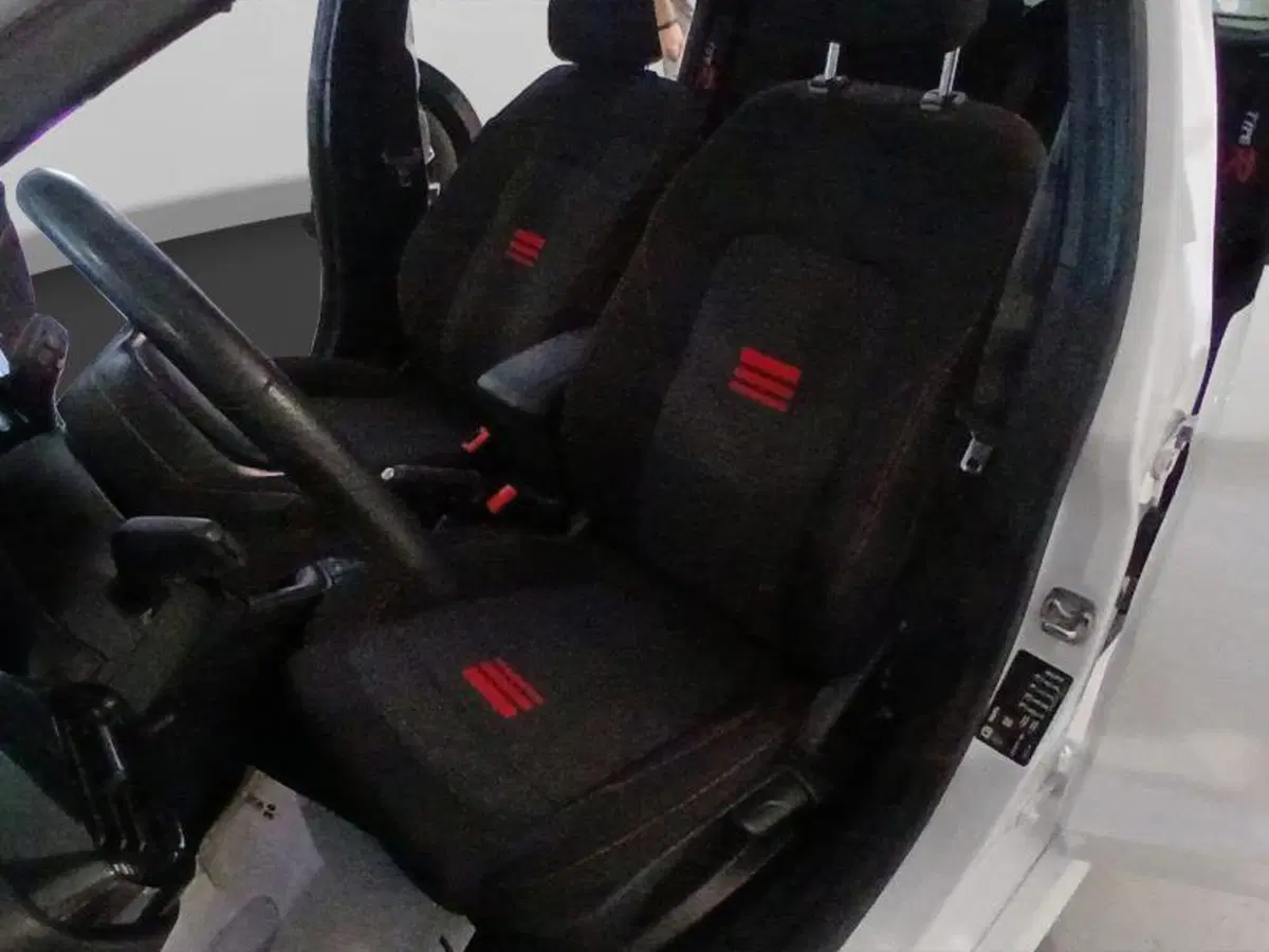 Ford Fiesta usata a Genova (9)