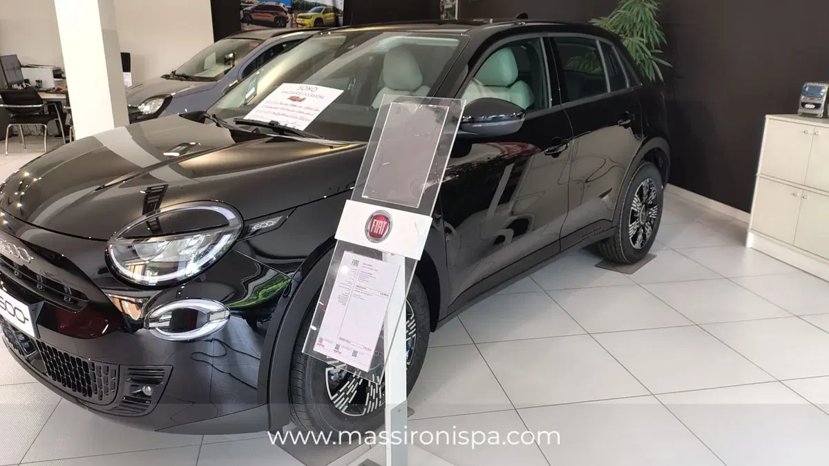 Fiat 600 nuova a Milano (3)