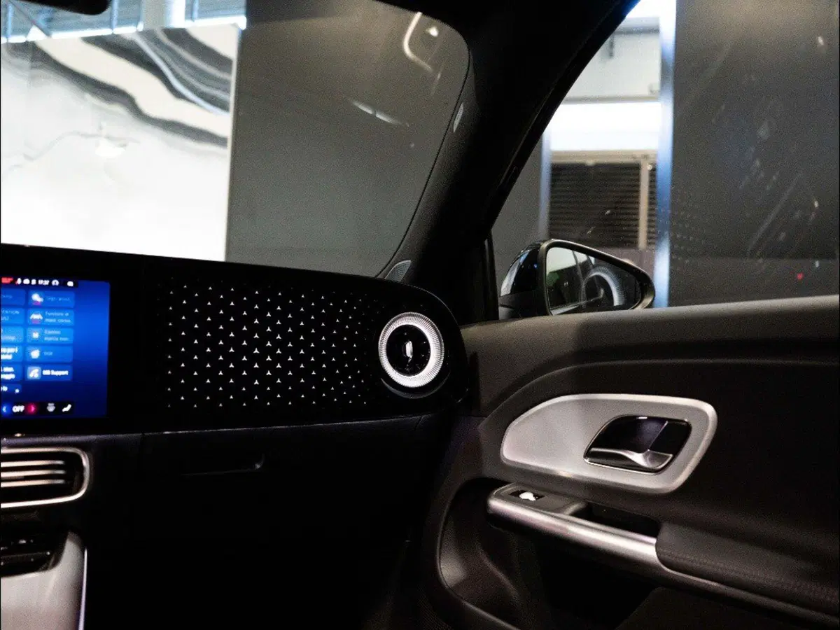 Mercedes-Benz GLB nuova a Ancona (19)