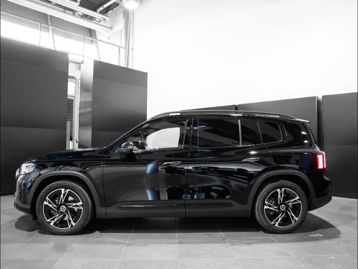 Mercedes-Benz GLB nuova a Ancona (2)
