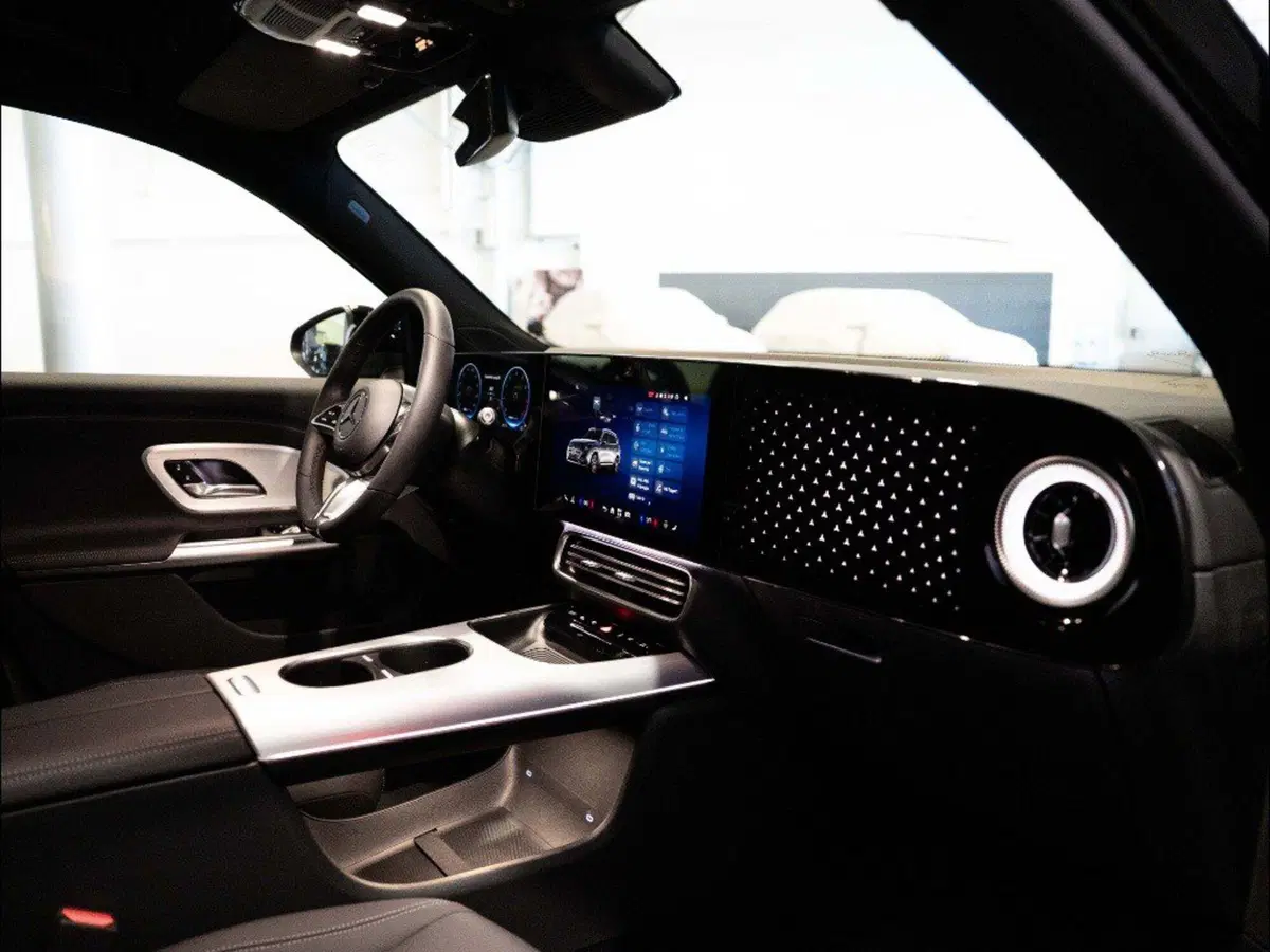 Mercedes-Benz GLB nuova a Ancona (20)