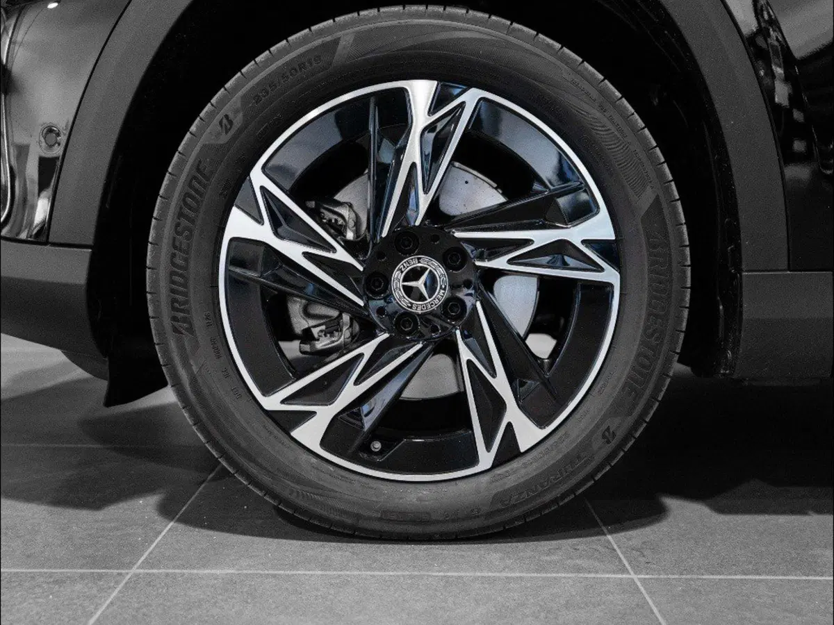 Mercedes-Benz GLB nuova a Ancona (7)