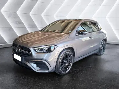 Mercedes-Benz GLA SUV 200 d AMG Line Premium Plus auto del 2023 usata a Salerno