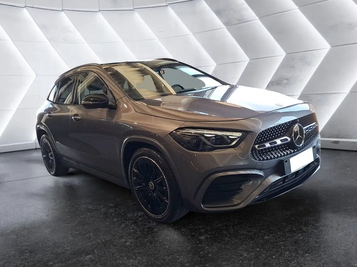 Mercedes-Benz GLA SUV usata a Salerno (3)