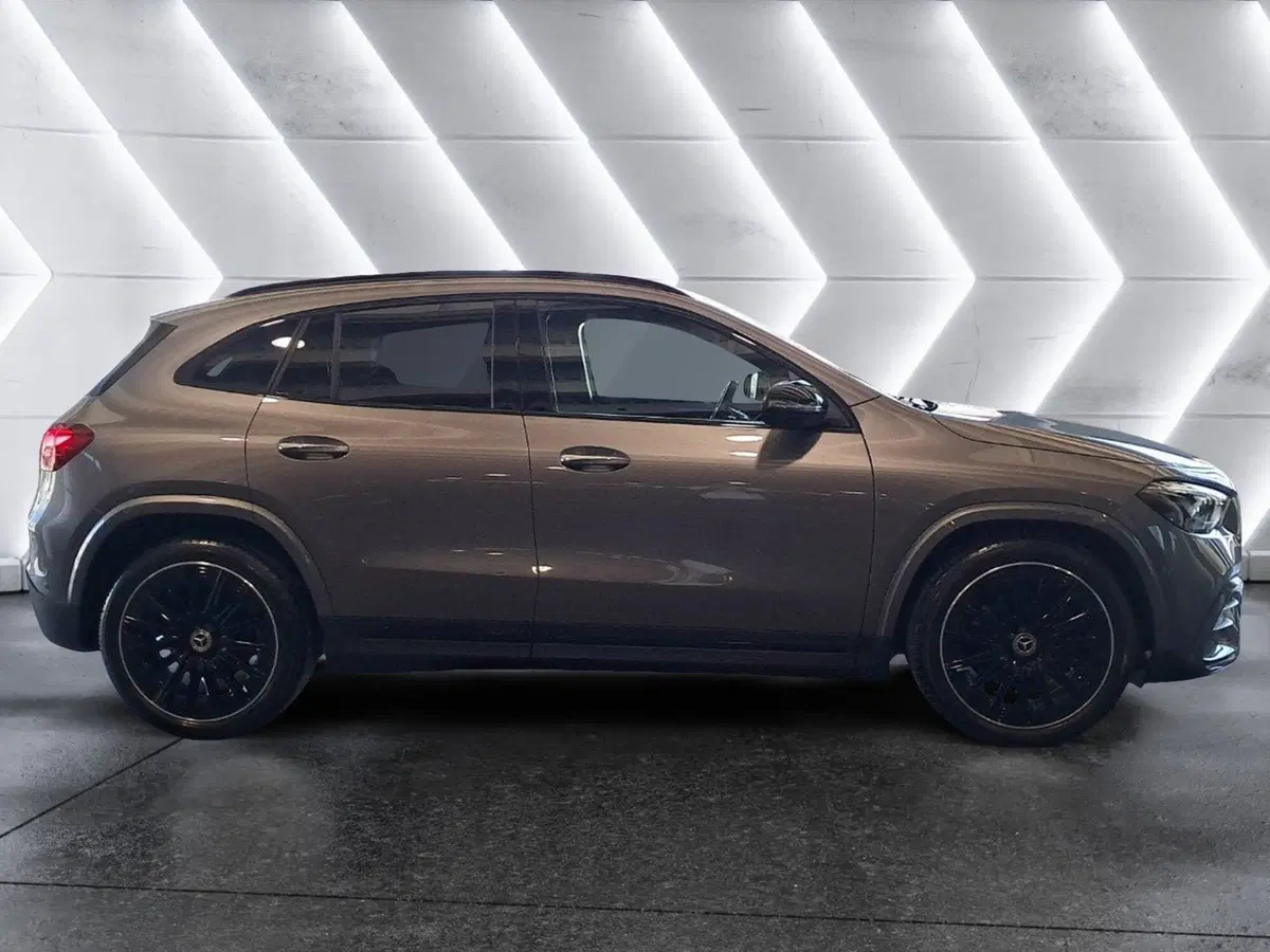 Mercedes-Benz GLA SUV usata a Salerno (4)