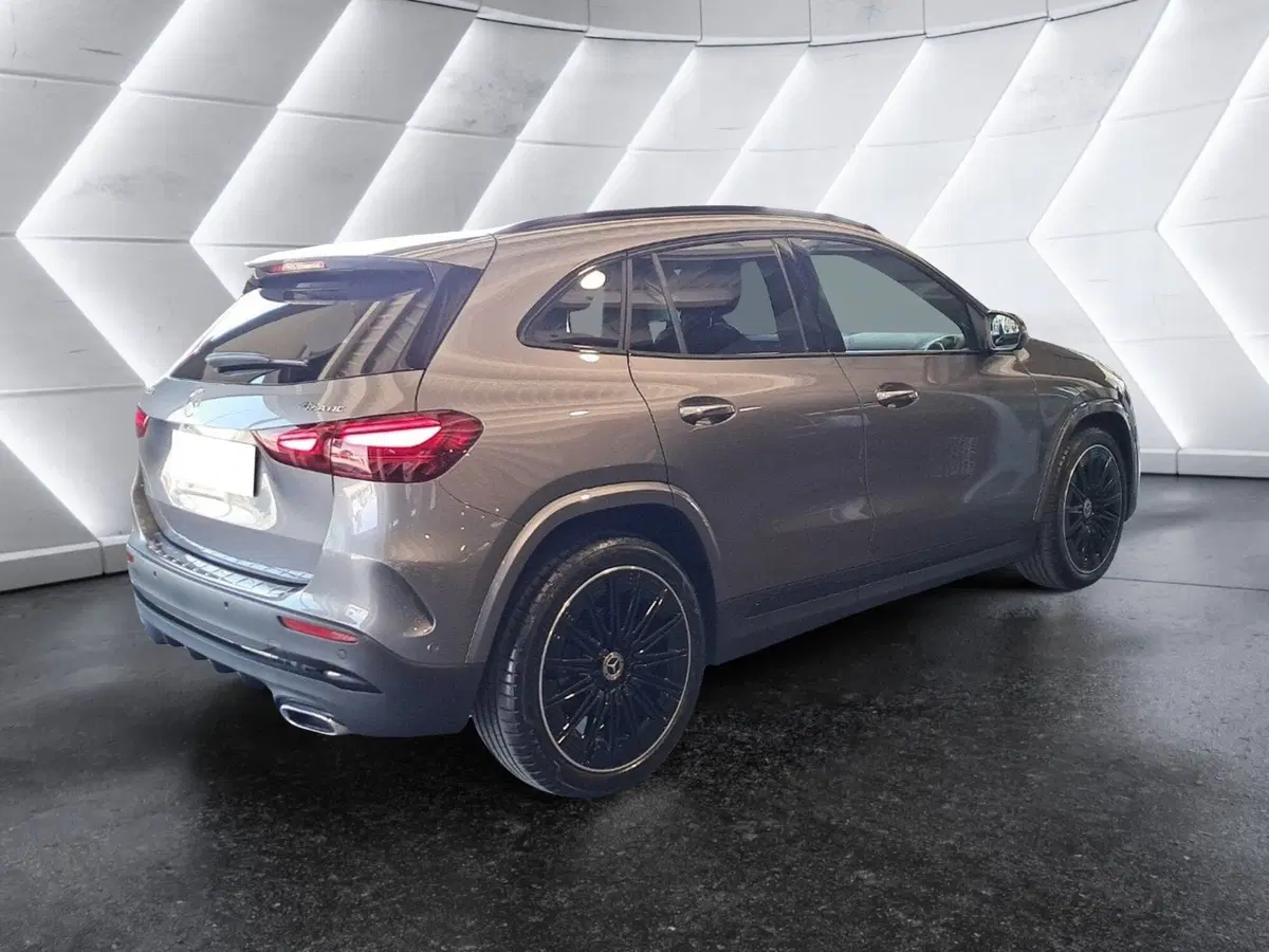 Mercedes-Benz GLA SUV usata a Salerno (5)