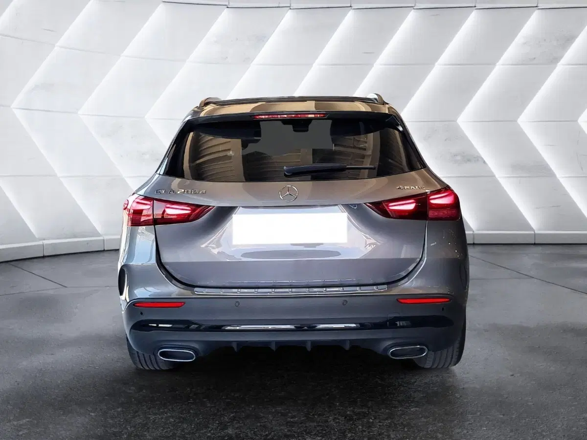 Mercedes-Benz GLA SUV usata a Salerno (7)