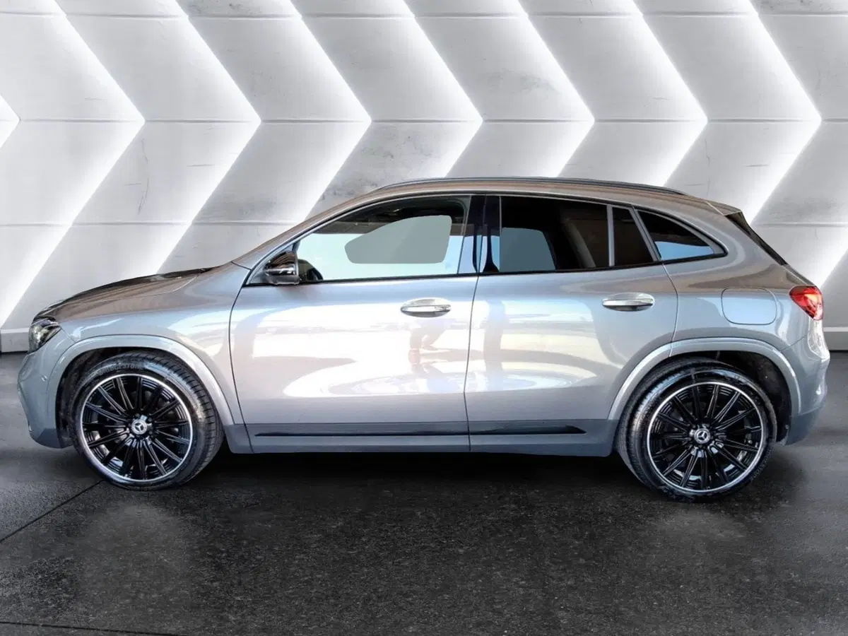 Mercedes-Benz GLA SUV usata a Salerno (8)
