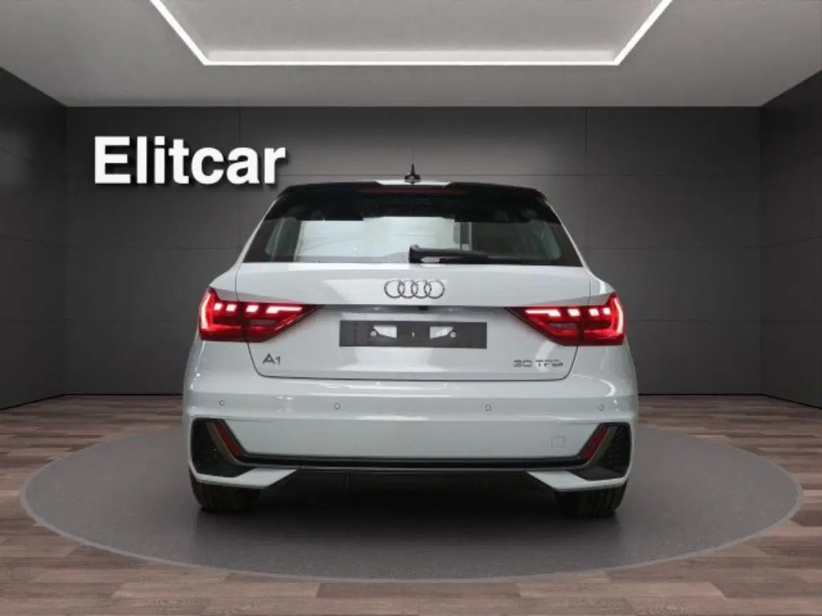 Audi A1 Sportback nuova a Novara (5)