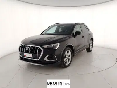 Audi Q3 45 TFSI quattro S tronic Business del 2021 usata a Massa