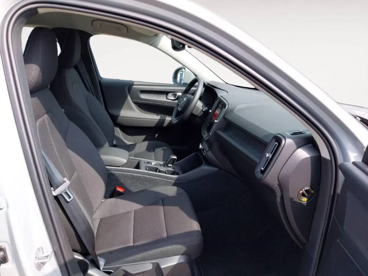 Volvo XC40 nuova a Bologna (14)