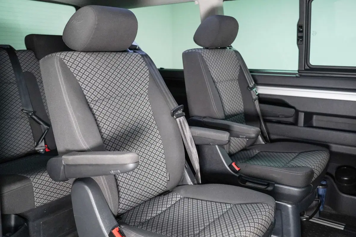 Volkswagen Multivan usata a Varese (13)