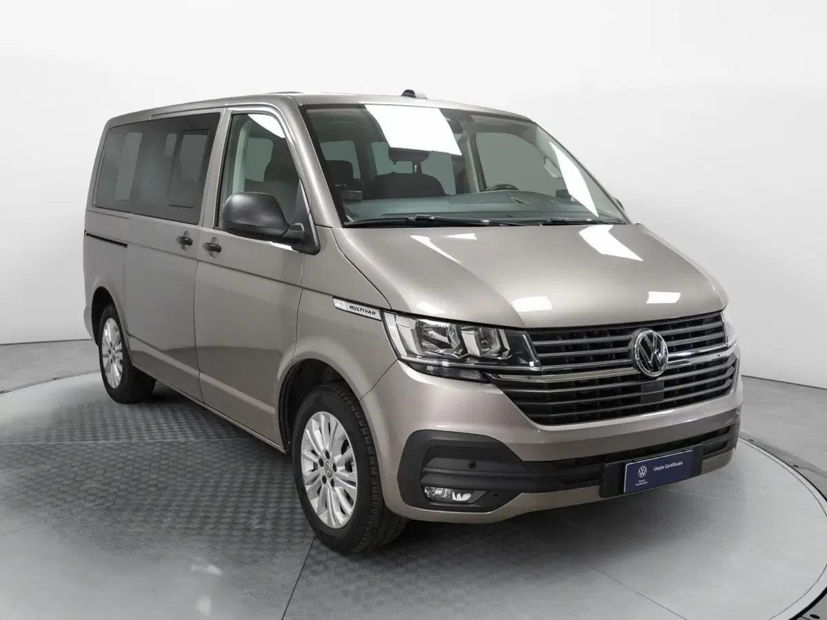 Volkswagen Multivan usata a Varese (3)