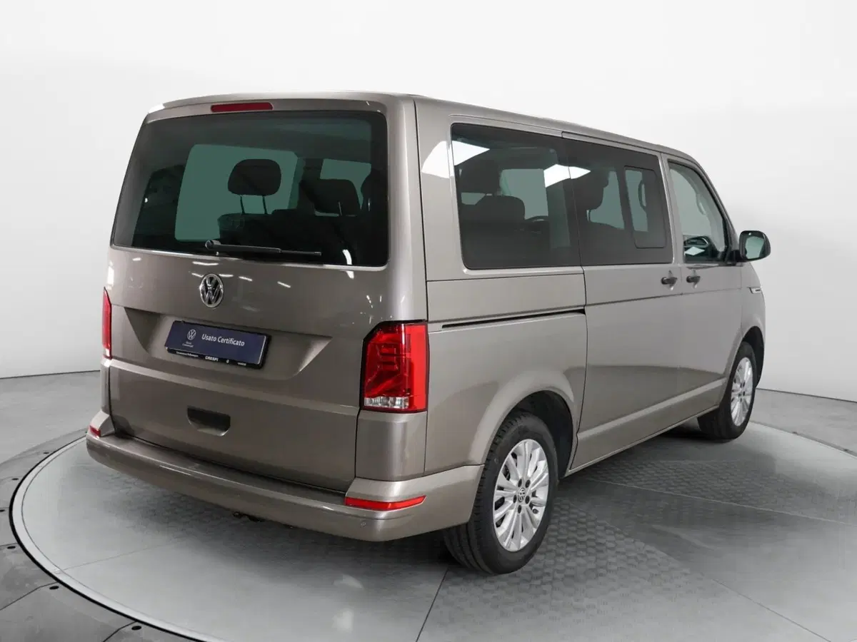 Volkswagen Multivan usata a Varese (6)