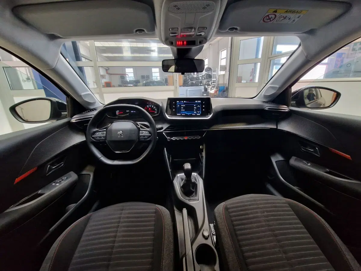 Peugeot 208 usata a Varese (18)
