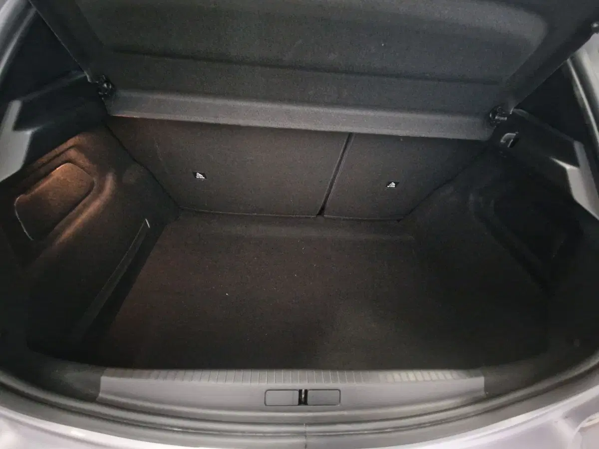 Peugeot 208 usata a Varese (6)