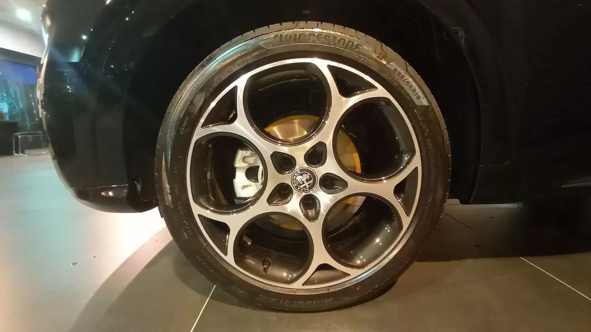 Alfa Romeo Tonale nuova a Benevento (4)