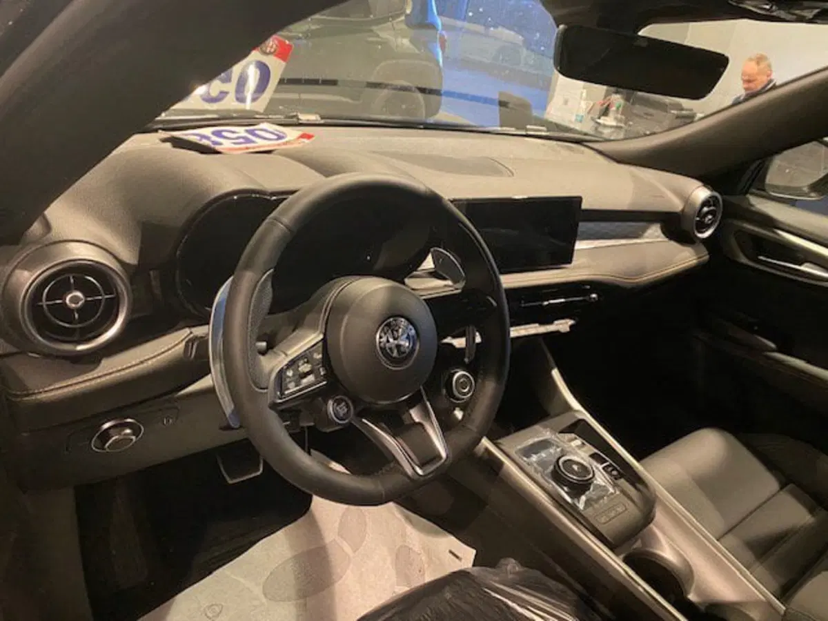 Alfa Romeo Tonale nuova a Benevento (10)