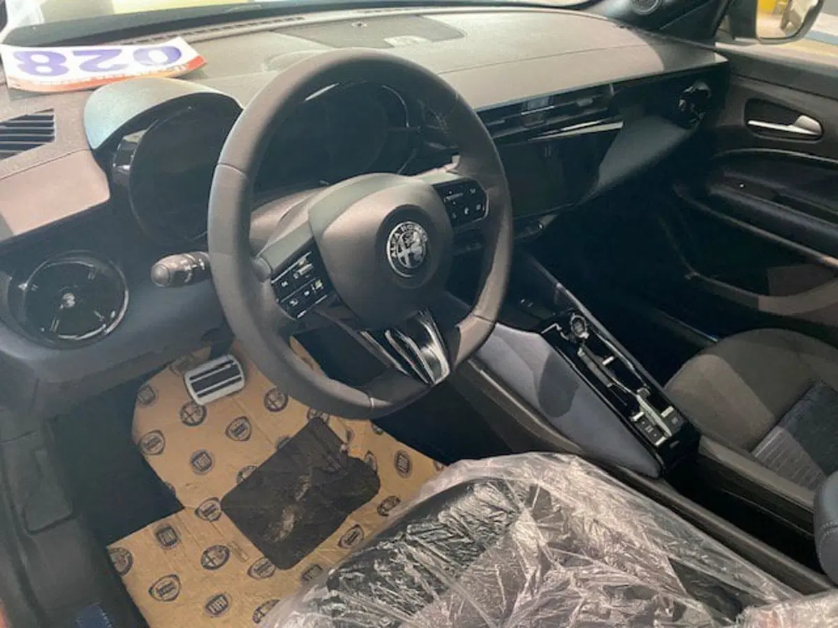 Alfa Romeo Junior nuova a Benevento (16)