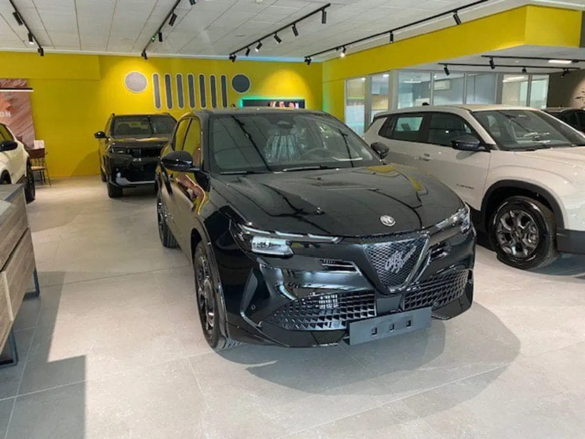 Alfa Romeo Junior nuova a Benevento (5)