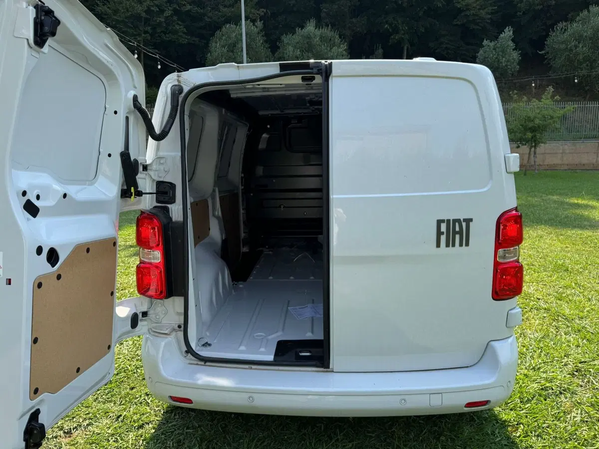 Fiat Scudo Furgone nuova a Salerno (14)
