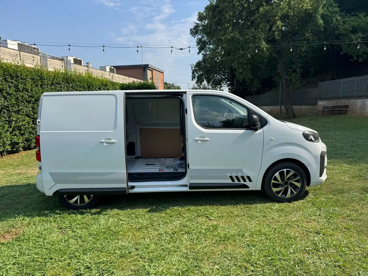Fiat Scudo Furgone nuova a Salerno (17)