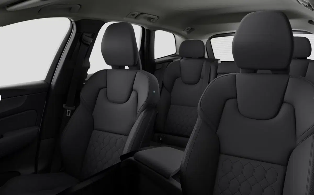Volvo XC60 nuova a Milano (12)
