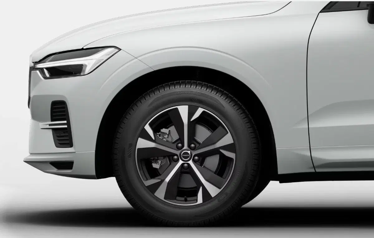Volvo XC60 nuova a Milano (8)