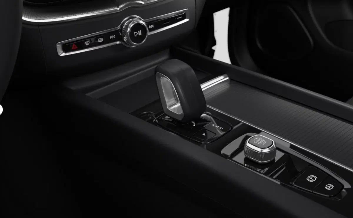 Volvo XC60 nuova a Milano (11)
