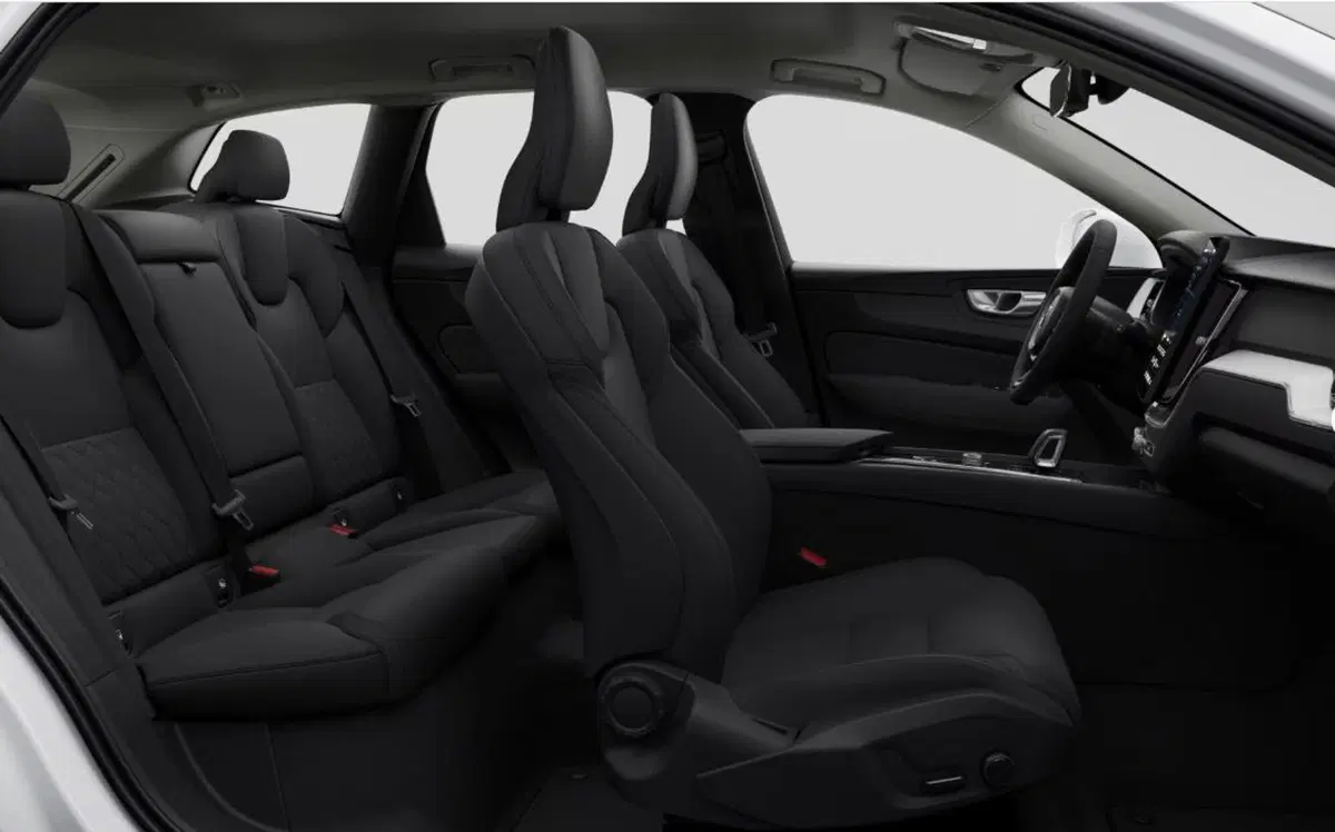 Volvo XC60 nuova a Milano (12)