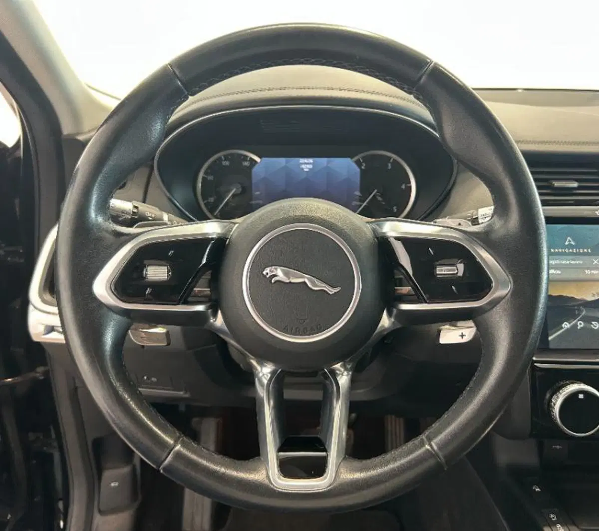 Jaguar E-Pace usata a Venezia (15)