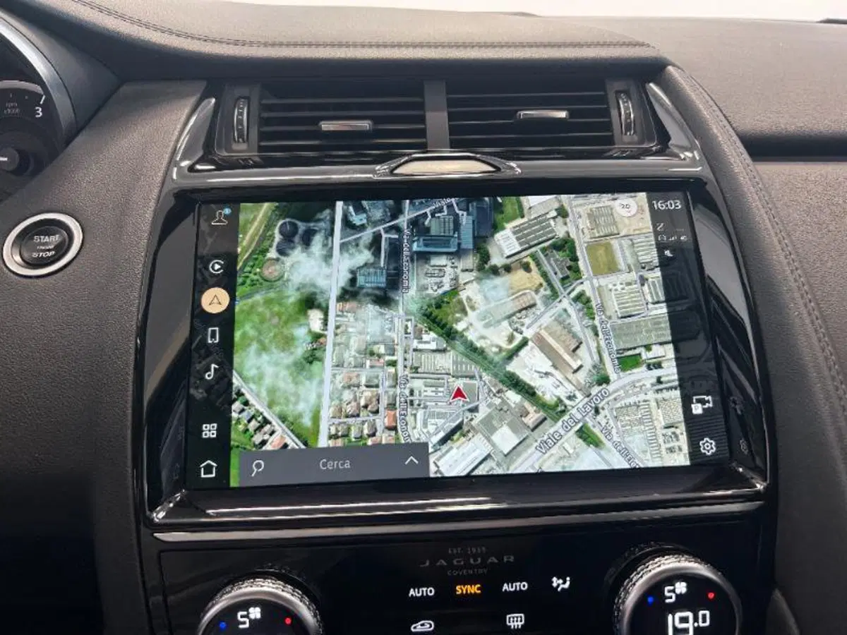Jaguar E-Pace usata a Venezia (19)