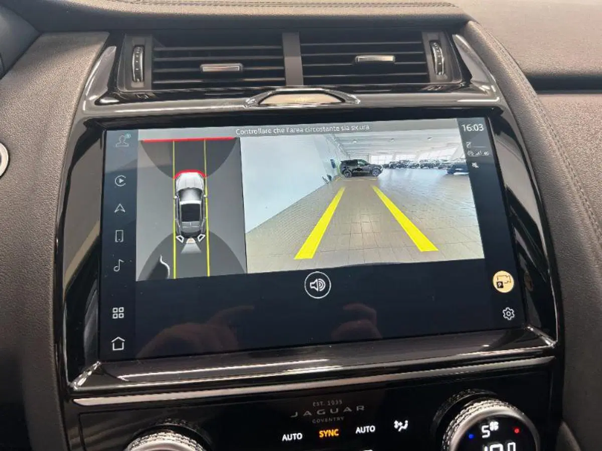 Jaguar E-Pace usata a Venezia (20)