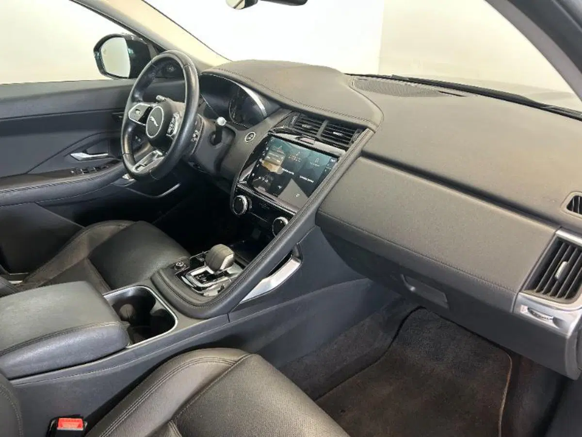 Jaguar E-Pace usata a Venezia (9)