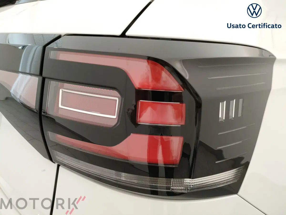 Volkswagen T-Cross usata a Varese (8)
