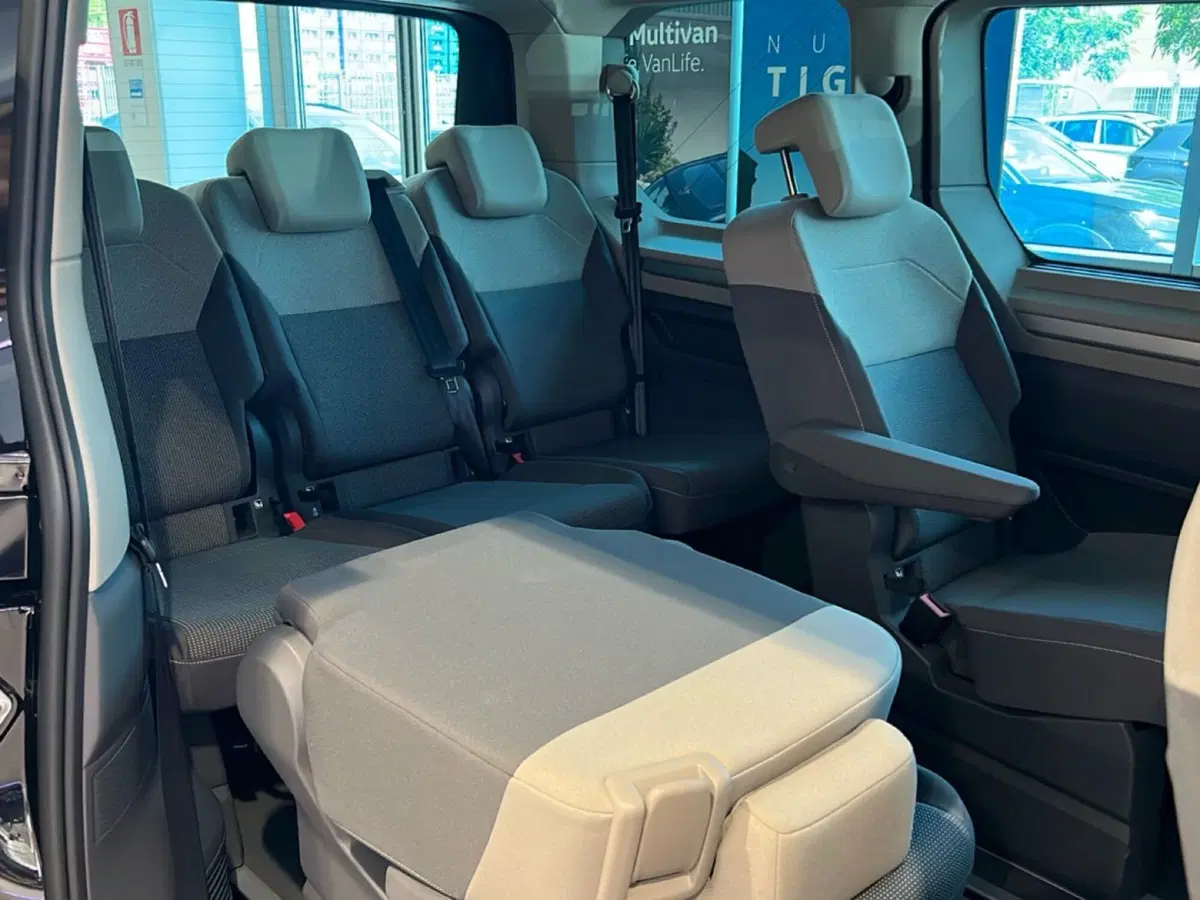 Volkswagen Multivan nuova a Grosseto (14)