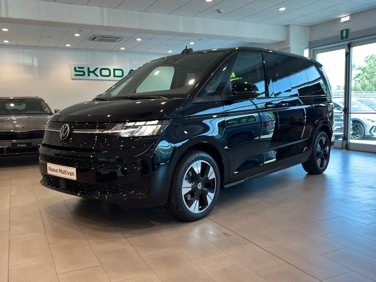 Volkswagen Multivan nuova a Grosseto (3)