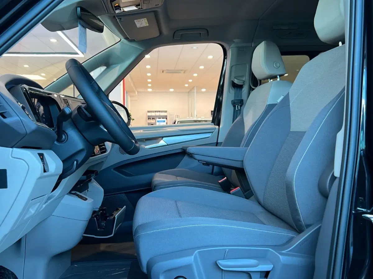 Volkswagen Multivan nuova a Grosseto (9)