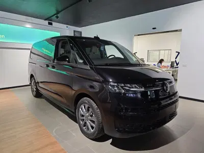Volkswagen Multivan Lungo 2.0 tdi Life Mobility Pack 150cv dsg 7p.ti nuova a Monteriggioni