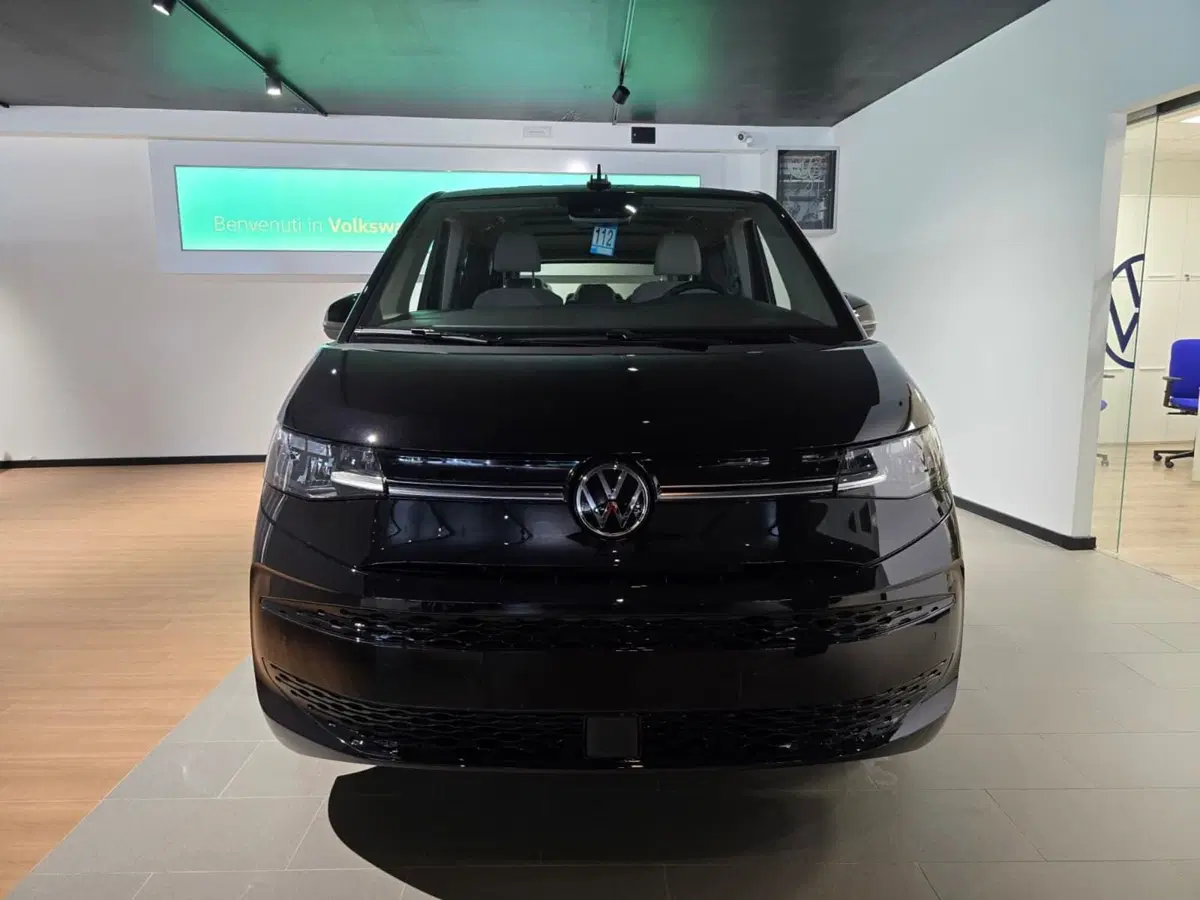 Volkswagen Multivan nuova a Siena (2)